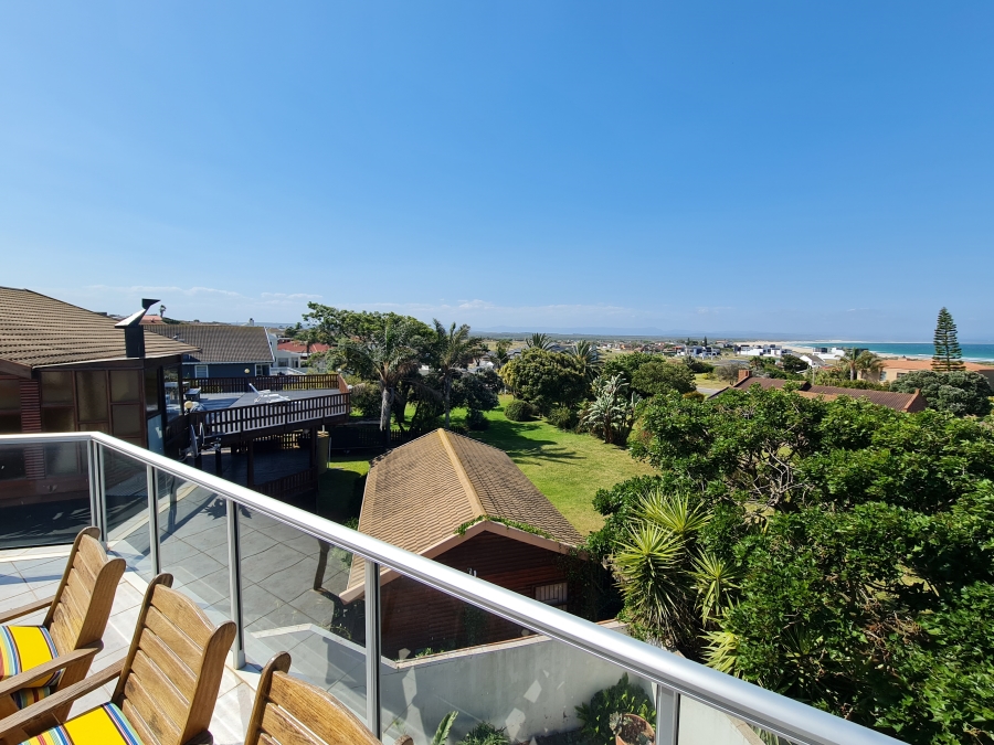 5 Bedroom Property for Sale in Wavecrest Eastern Cape